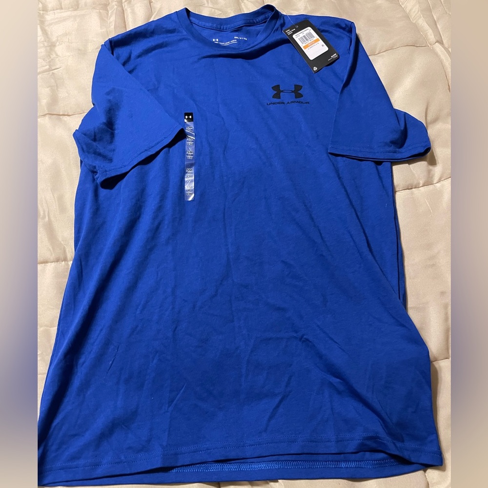 NWT Men’s Under Armour blue loose tee shirt